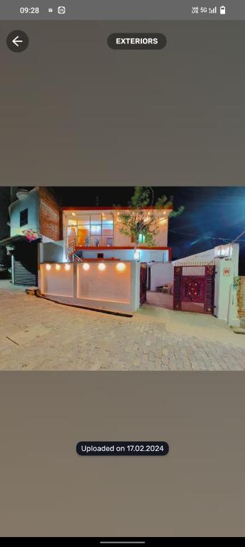 Fotografie z fotogalerie ubytování Akash Guest Hosue Near Ram Janam Bhumi v destinaci Ayodhya