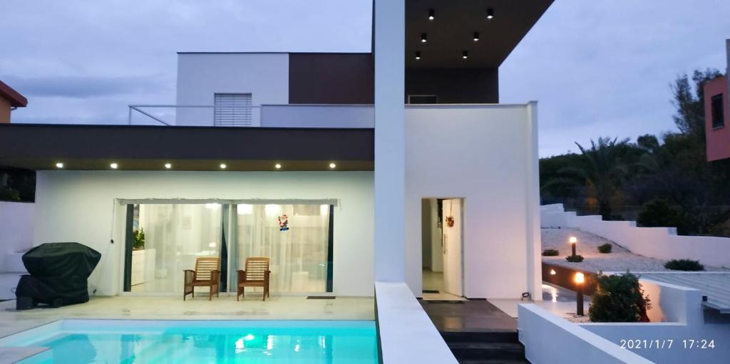 Swimmingpoolen hos eller tæt på Villa Desy