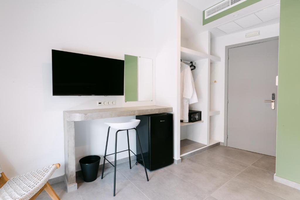 11 Reasons Why Metaxourgeio - Resim 22