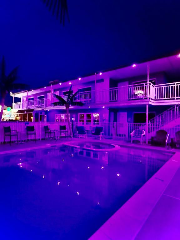 Bazén v ubytování Twilight Motel nebo v jeho okolí