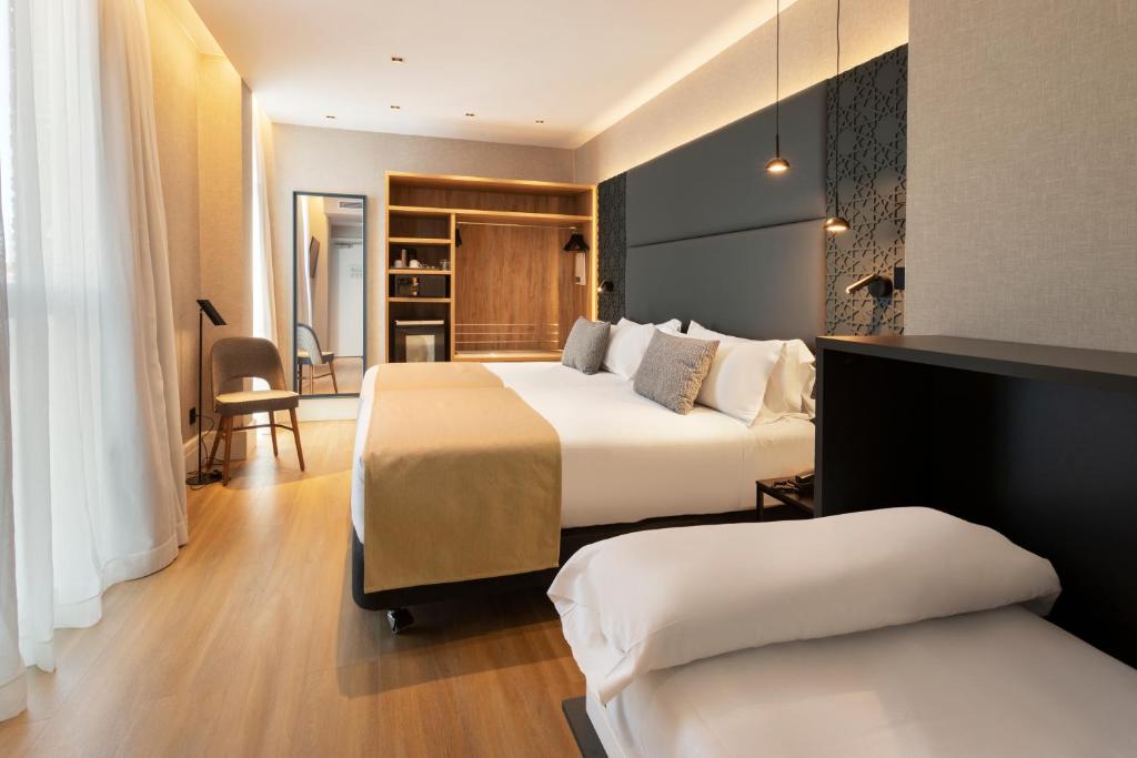 Catalonia Giralda - Resim 42