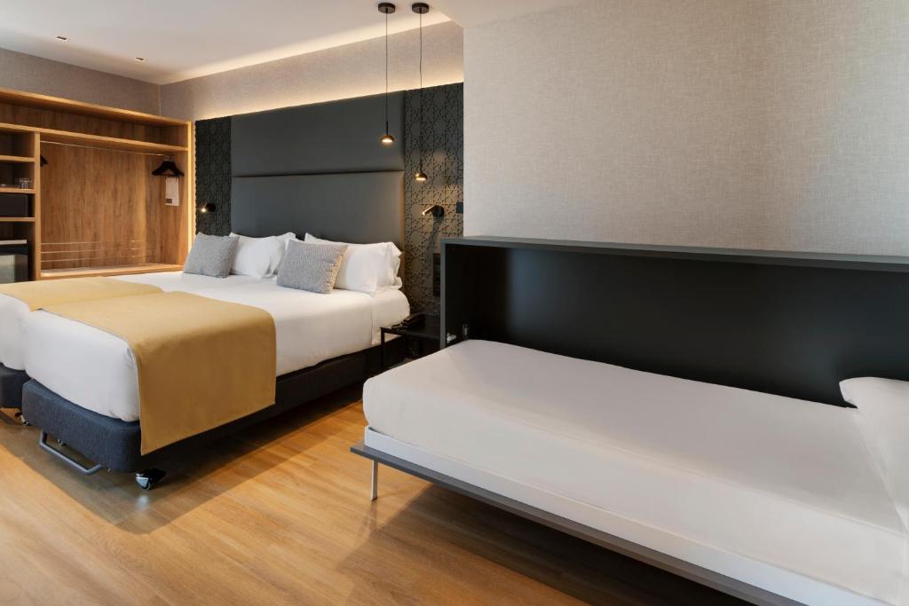 Catalonia Giralda - Resim 41