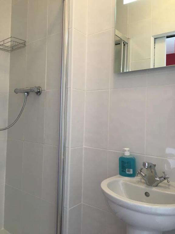 River Lodge B&B Ltd - Eenpersoonskamer Met Gedeeld Toilet