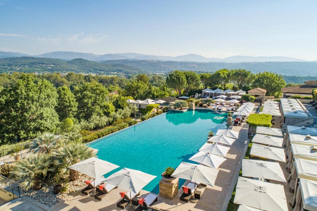 Bazén v ubytování Terre Blanche Hotel Spa Golf Resort nebo v jeho okolí