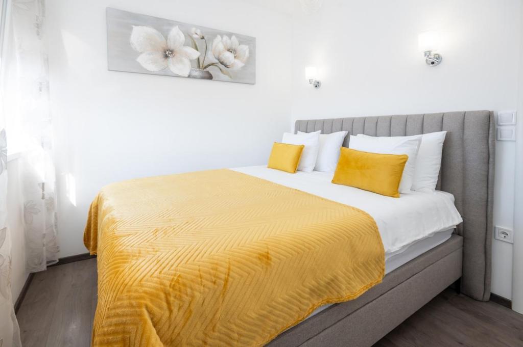 Ένα ή περισσότερα κρεβάτια σε δωμάτιο στο NICE & COMFY Zadar Old town apartment GIARA 2