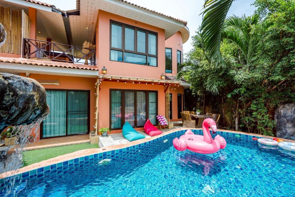 Bazén v ubytování I-DAO POOLVilla HUAHIN วิวภูเขา&ใกล้ทะเลใกล้เมือง nebo v jeho okolí