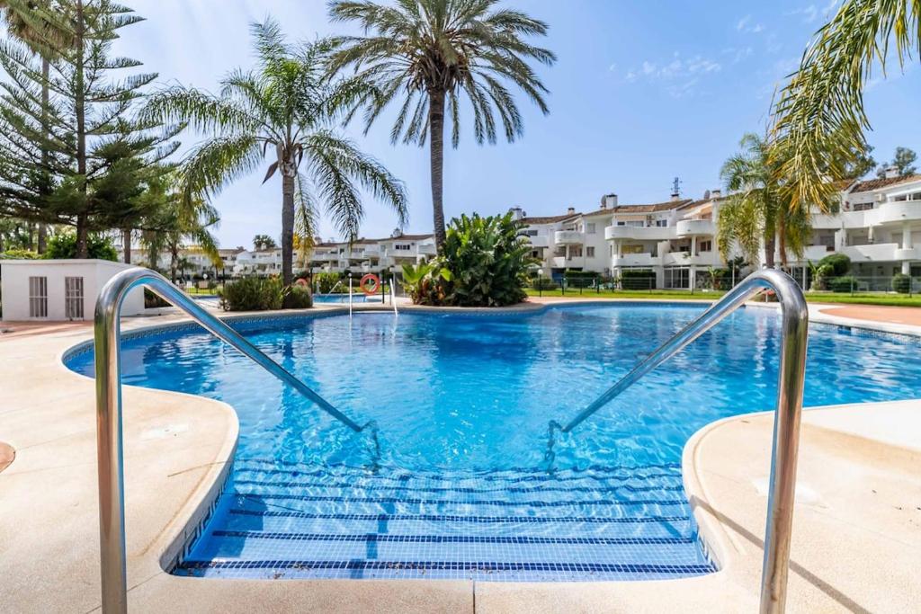 134 - Stylish Modern Apartment with Pool, Mijas
