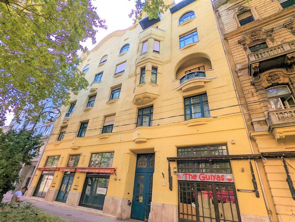 Budova, v ktorej sa apartmán nachádza