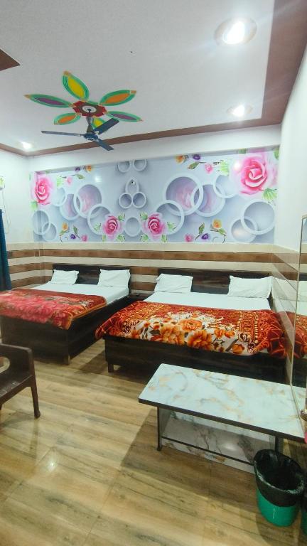 Fotografie z fotogalerie ubytování KD Dham family Stay near by Prem Mandir v destinaci Vrindavan