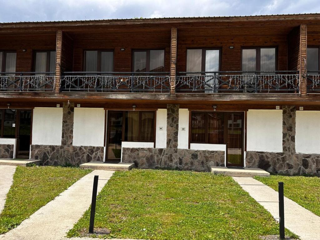 Το κτήριο όπου στεγάζεται  η παραθεριστική κατοικία