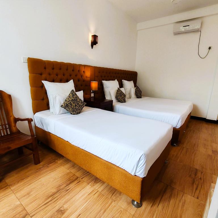 Aura By Epic Collection - 9