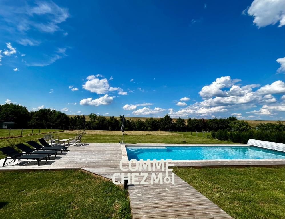 Bazén v ubytování Villa avec piscine pour 10 personnes - Lac du Der Giffaumont nebo v jeho okolí