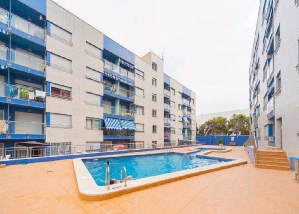 Basen w obiekcie Apartment Los Locos Torrevieja Costa Blanca lub w pobliżu