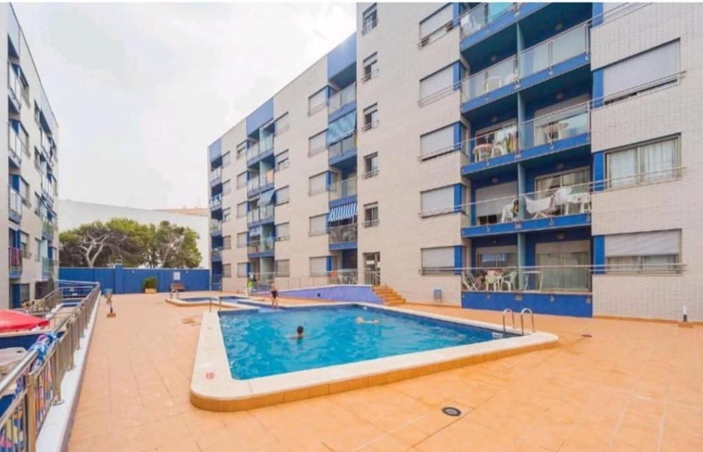 Basen w obiekcie Apartment Los Locos Torrevieja Costa Blanca lub w pobliżu