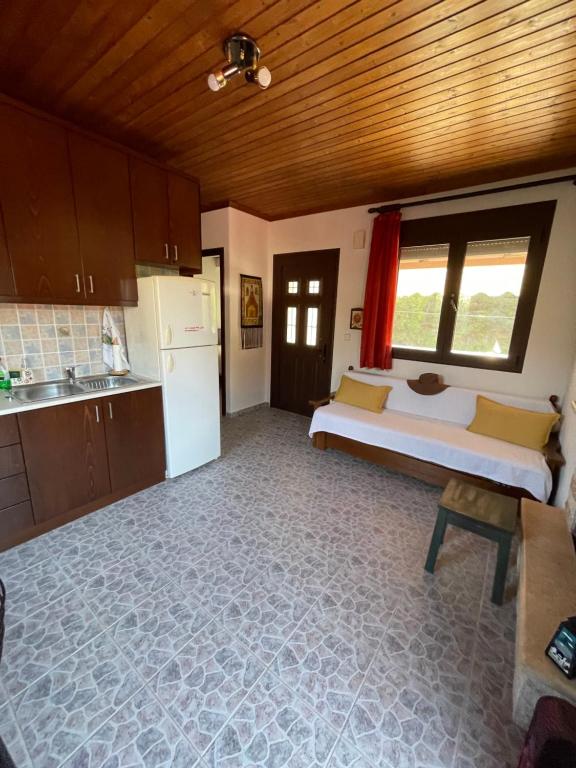 O bucătărie sau chicinetă la Miro & Lana vacation home