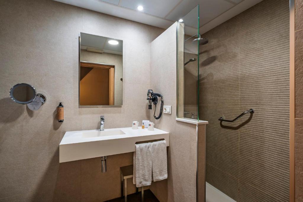 Un baño de Hotel Valle del Ambroz