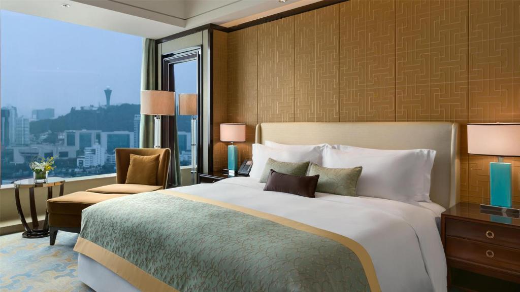 Postel nebo postele na pokoji v ubytování Kempinski Hotel Xiamen