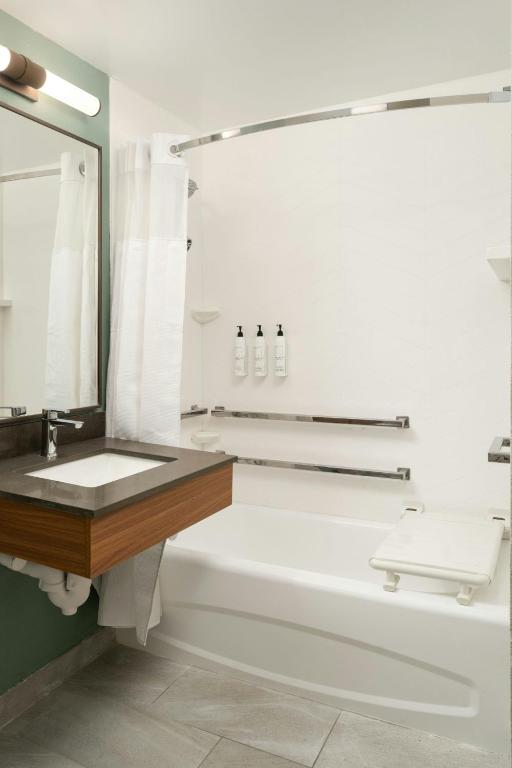Fairfield Inn and Suites Jacksonville Beach photo