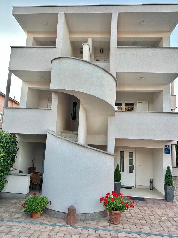 Balkón nebo terasa v ubytování Apartmani Samec