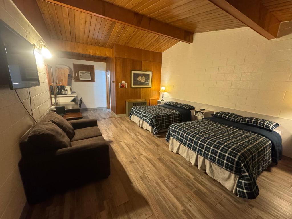 TV a/nebo společenská místnost v ubytování Ace Crown Motel