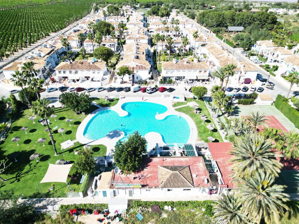 an aerial view of a resort with a swimming pool at Bungaló junto a la piscina #PRP008 StayOrihuela in Torrevieja