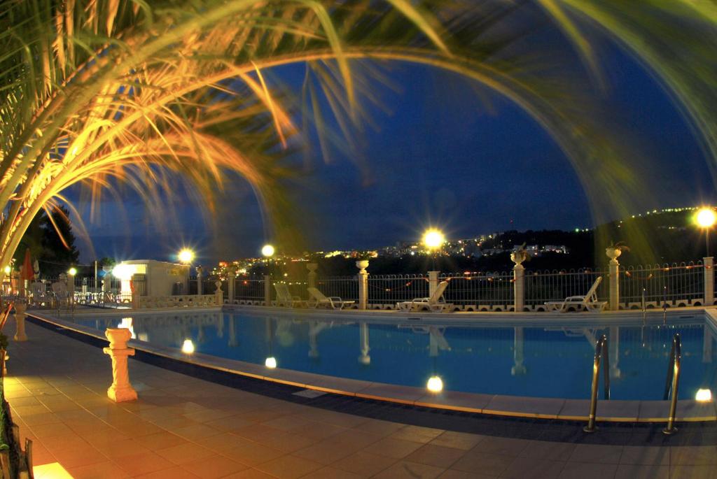 Basen w obiekcie Hotel Orchidea lub w pobliżu