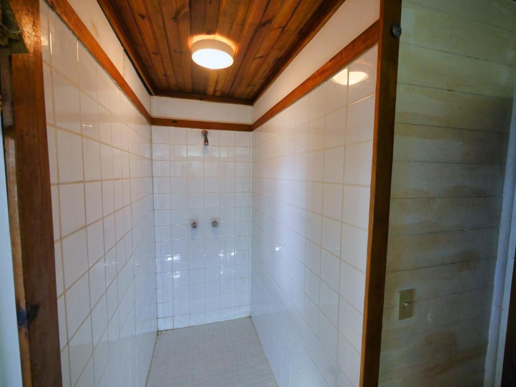 Koupelna v ubytování Private Hilltop Home Located Overlooking Roatans Beautiful Turquoise Reef,