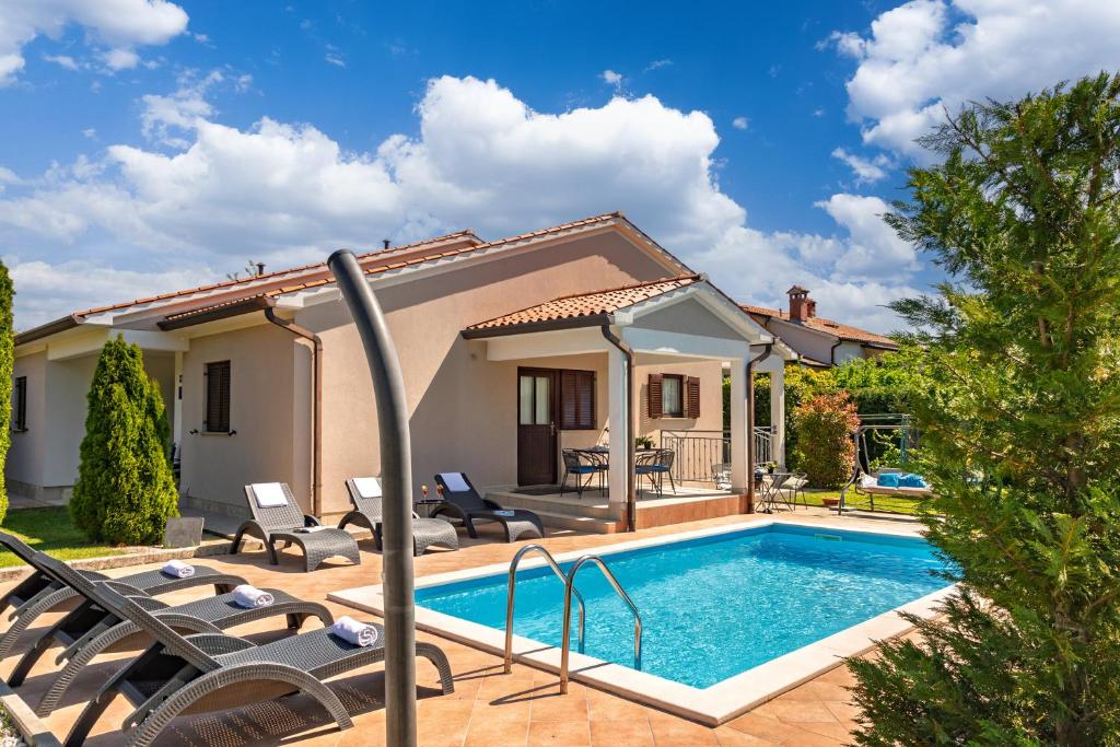Casa Celeste With Private Pool - Happy Rentals
