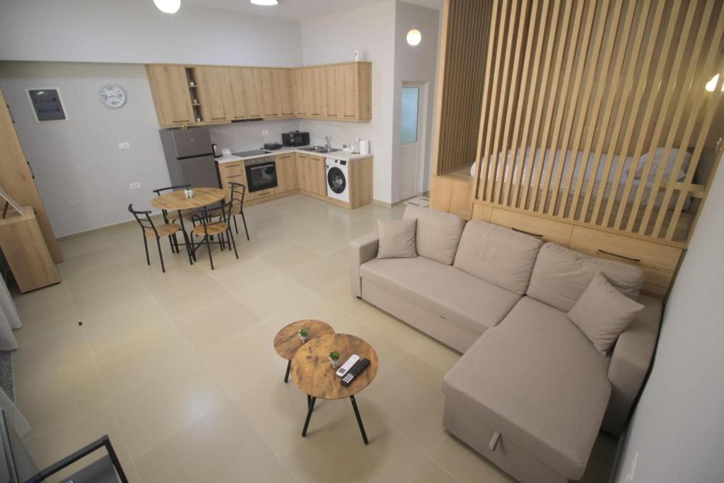B&K Elegant Studio! Your Beachfront Escape!