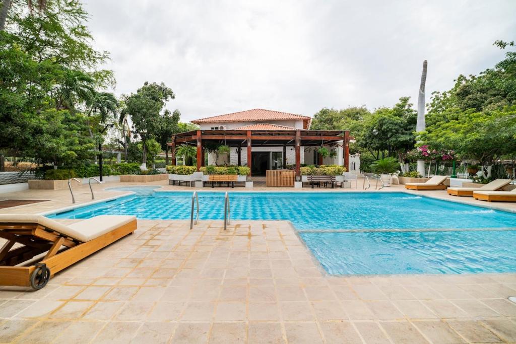 Piscina de la sau aproape de Cabaña La Rochela - Santa Marta