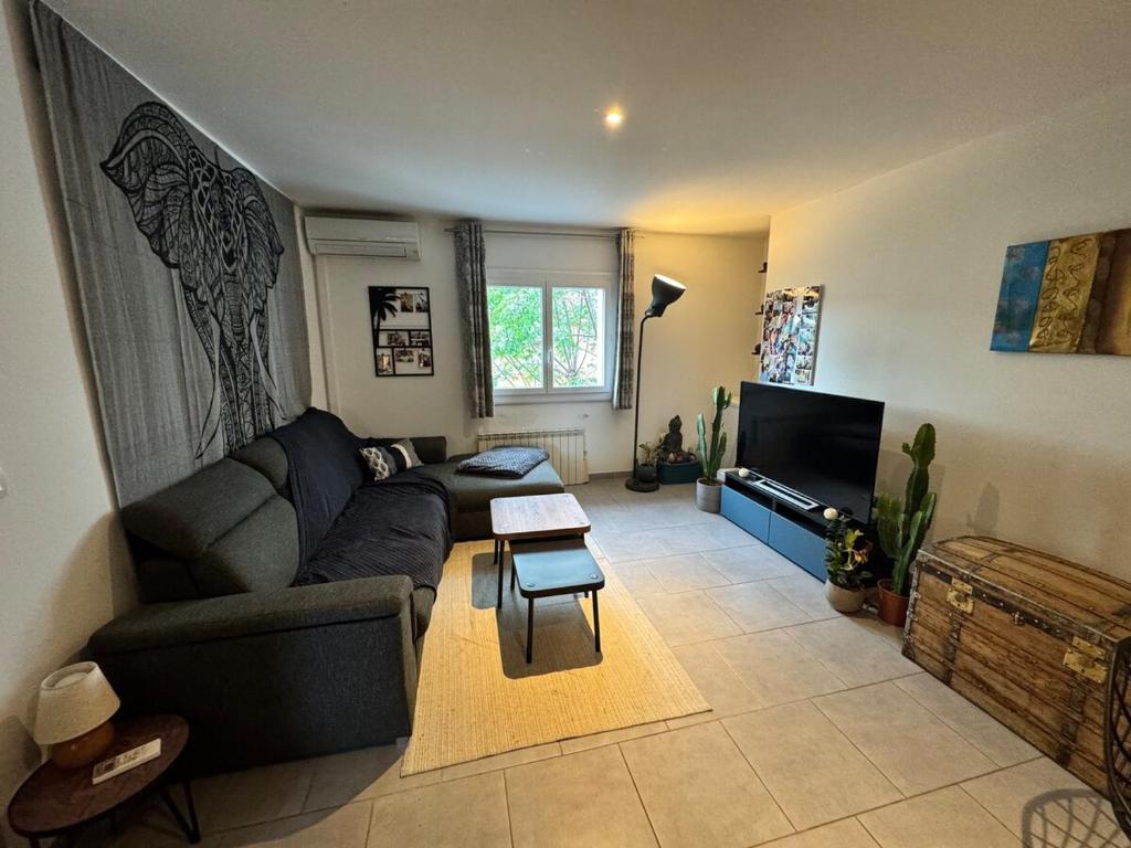 Photo de la galerie de l'établissement Cozy and quiet apartment, à Cuers