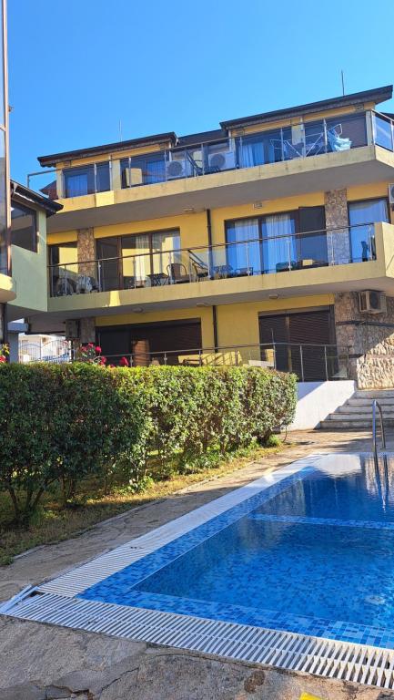 Via Sunride - Twin Maisonette Apartments by the sea