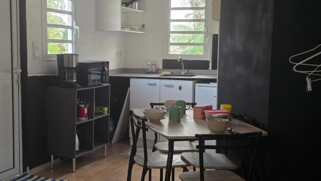 Kuchyň nebo kuchyňský kout v ubytování Hébergement Chez l'Habitant - Idéal pour Visiter la Martinique
