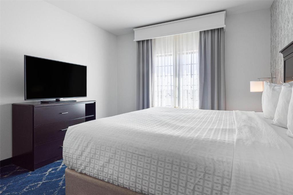 Best Western Plus New Richmond Inn & Suites photo