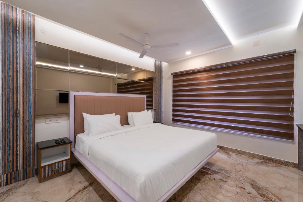 Postel nebo postele na pokoji v ubytování Palette - Coastal Grand Hotels & Resorts, OMR