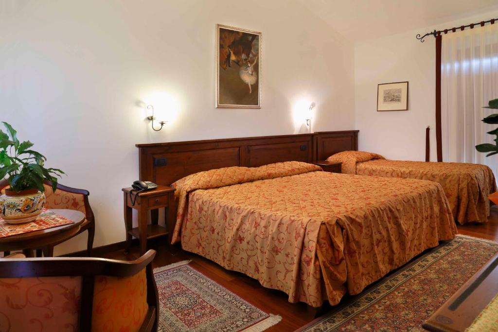 Colleverde Country House & SPA Urbino - Triple Room
