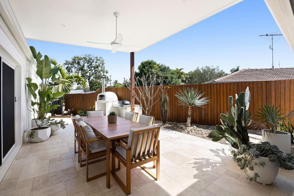 Patio nebo venkovní prostory v ubytování Coastal Home in Mooloolaba