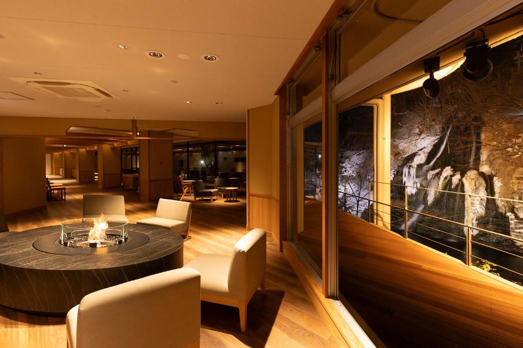 Posezení v ubytování Ooedo Onsen Monogatari Premium Hotel New Shiobara