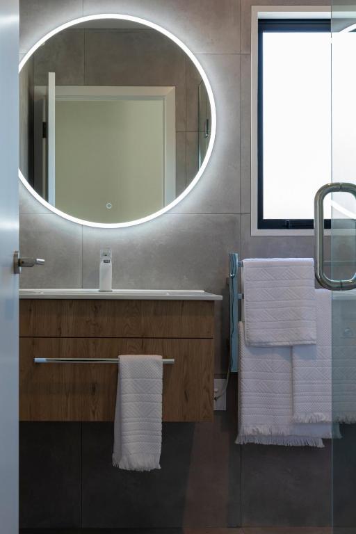 New Three Bedroom Townhouse - Walk to the CBD! - Resim 7