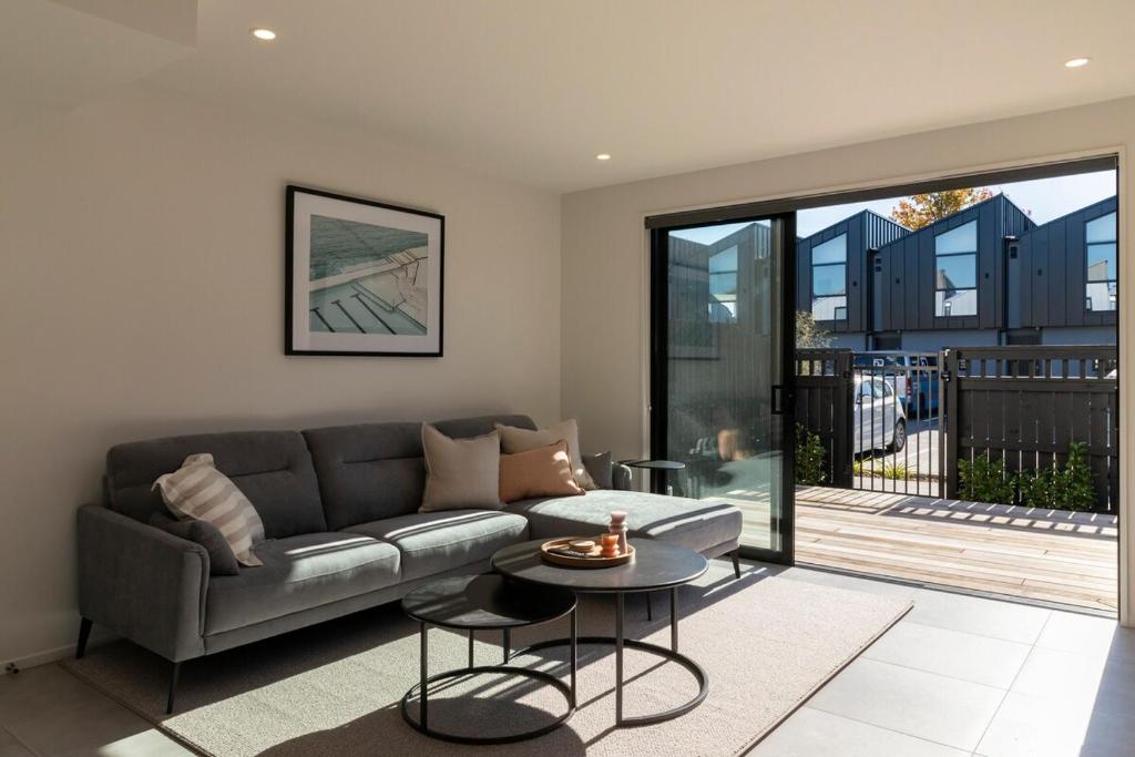 New Three Bedroom Townhouse - Walk to the CBD! - Resim 13