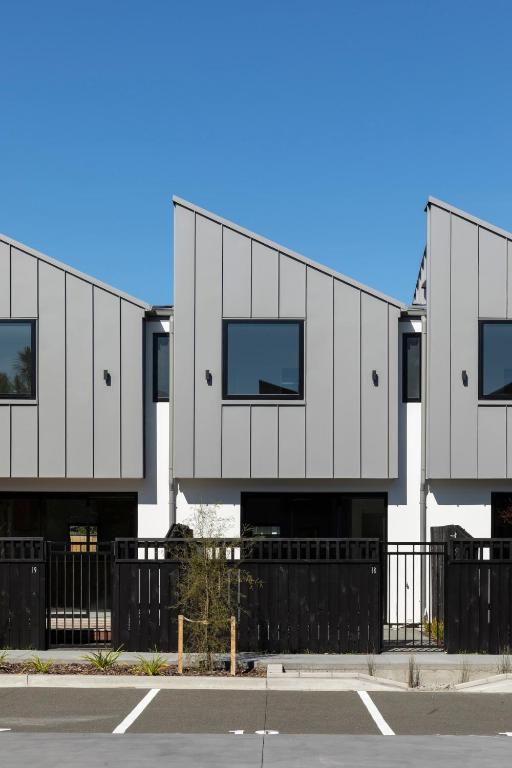 New Three Bedroom Townhouse - Walk to the CBD! - Resim 25