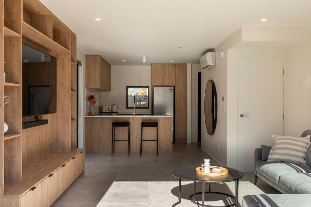 New Three Bedroom Townhouse - Walk to the CBD! - Resim 8