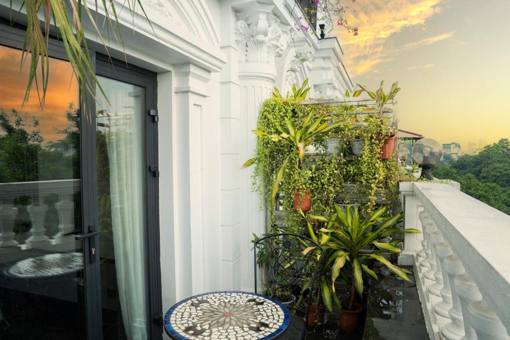 Suite Terrace Bên Hồ