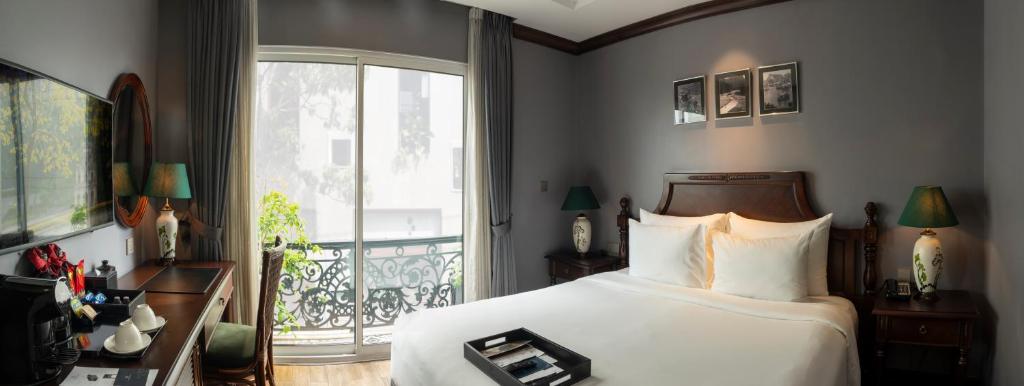 Executive External Window - City View