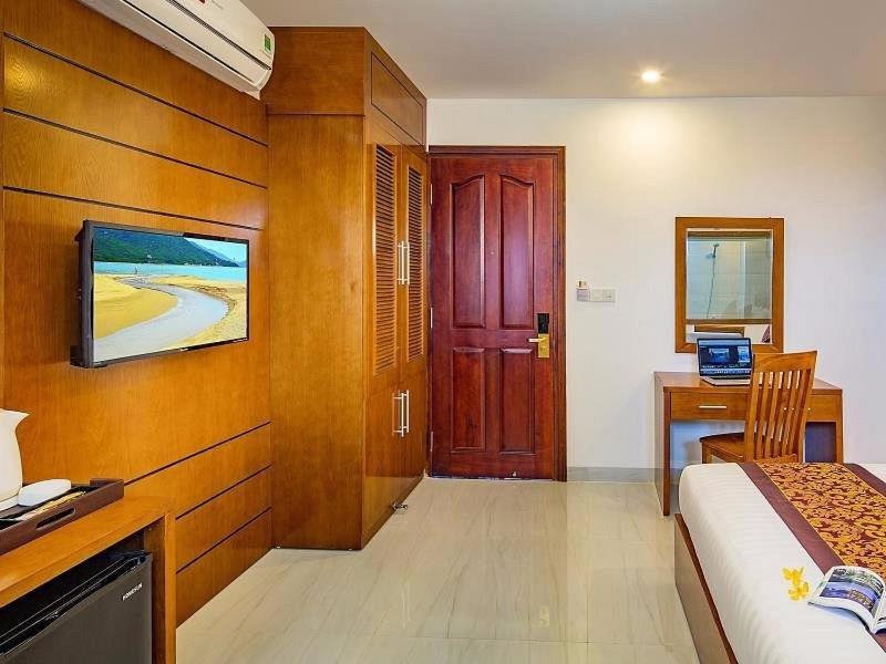 TV a/nebo společenská místnost v ubytování Sunniva Hotel Nha Trang