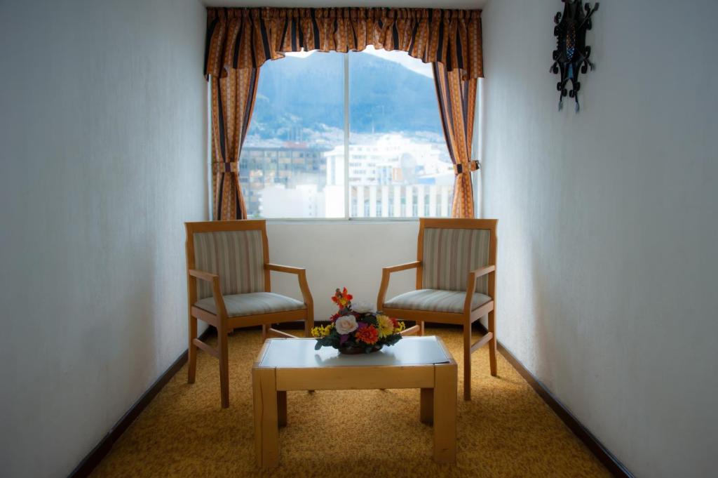 Posezení v ubytování Hotel 6 De Diciembre