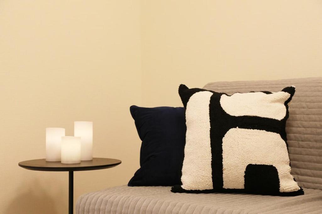 S Room 201