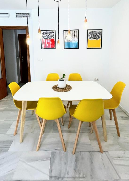 Posedenie v ubytovaní Central Apartment in Sanlucar