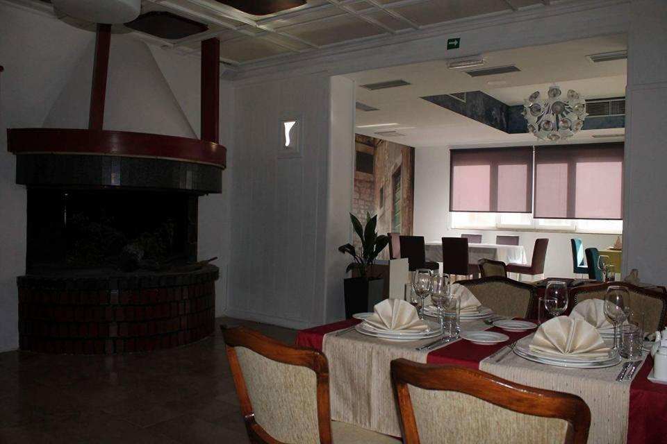 Posedenie v ubytovaní Apartmani Monaco