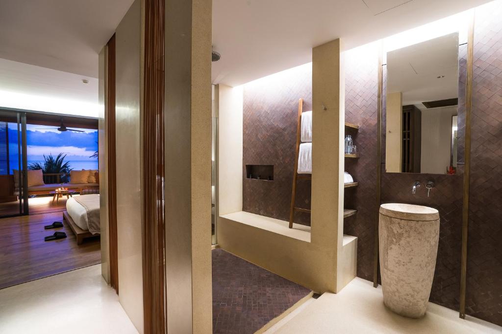 Koupelna v ubytování Hansar Samui Resort & Spa - SHA Extra Plus